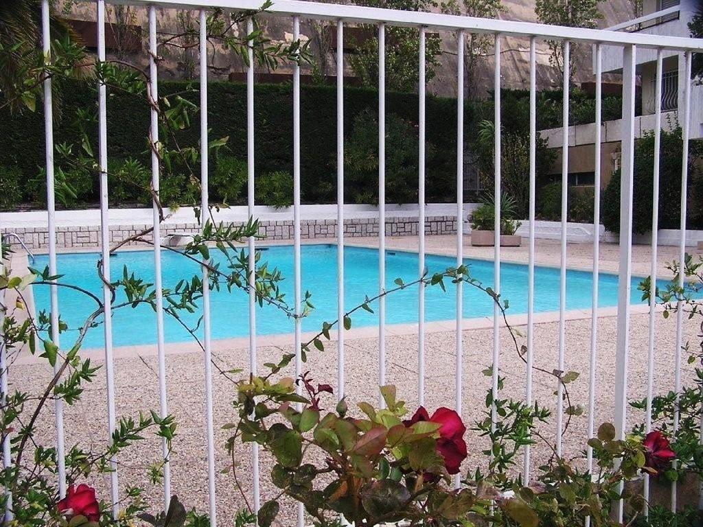 גרואיסאן Sunrise Beach Hotel מראה חיצוני תמונה