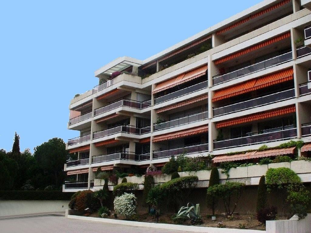 גרואיסאן Sunrise Beach Hotel מראה חיצוני תמונה
